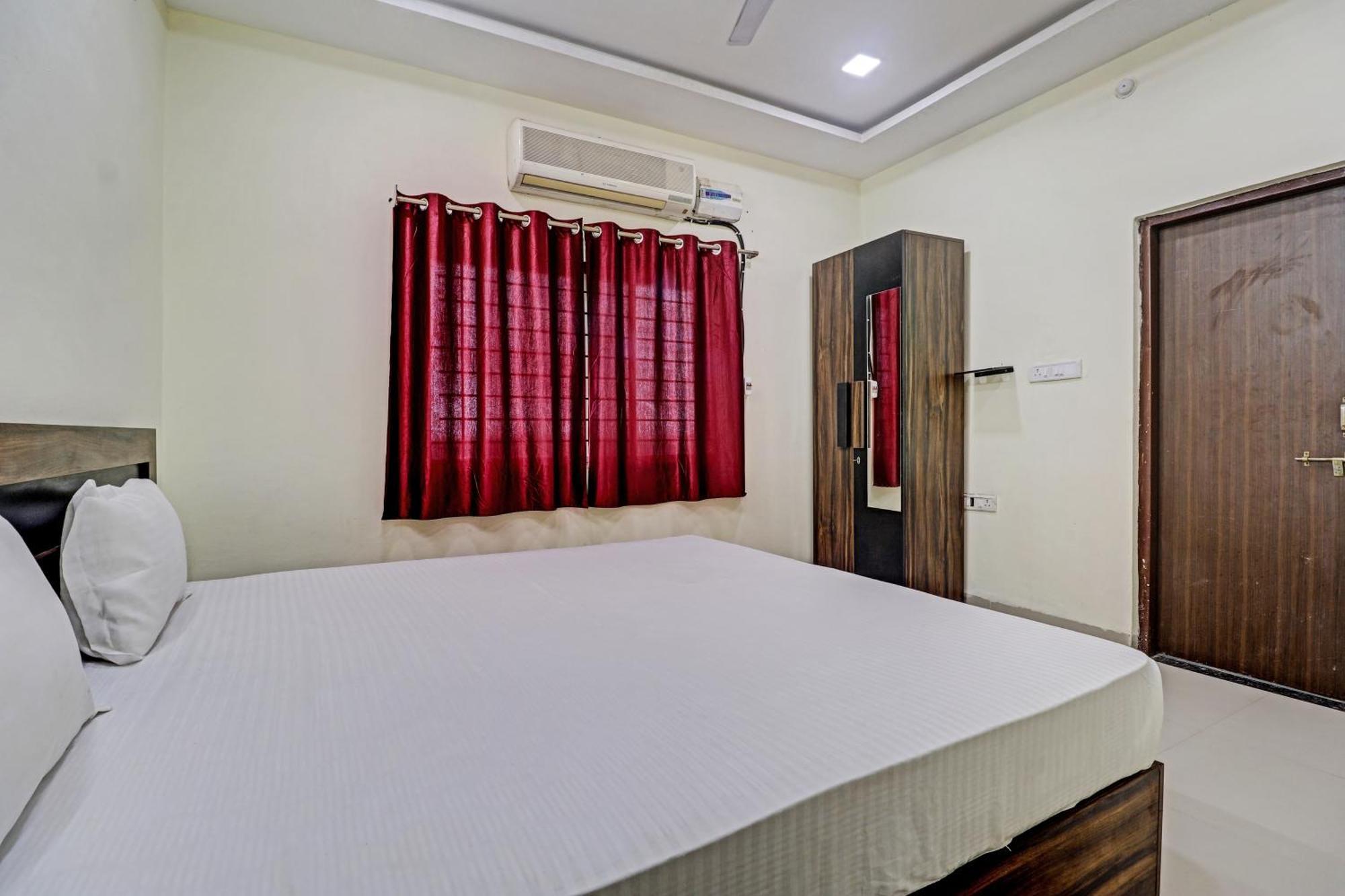 Super Hotel O Midway Treat Dhār Zewnętrze zdjęcie