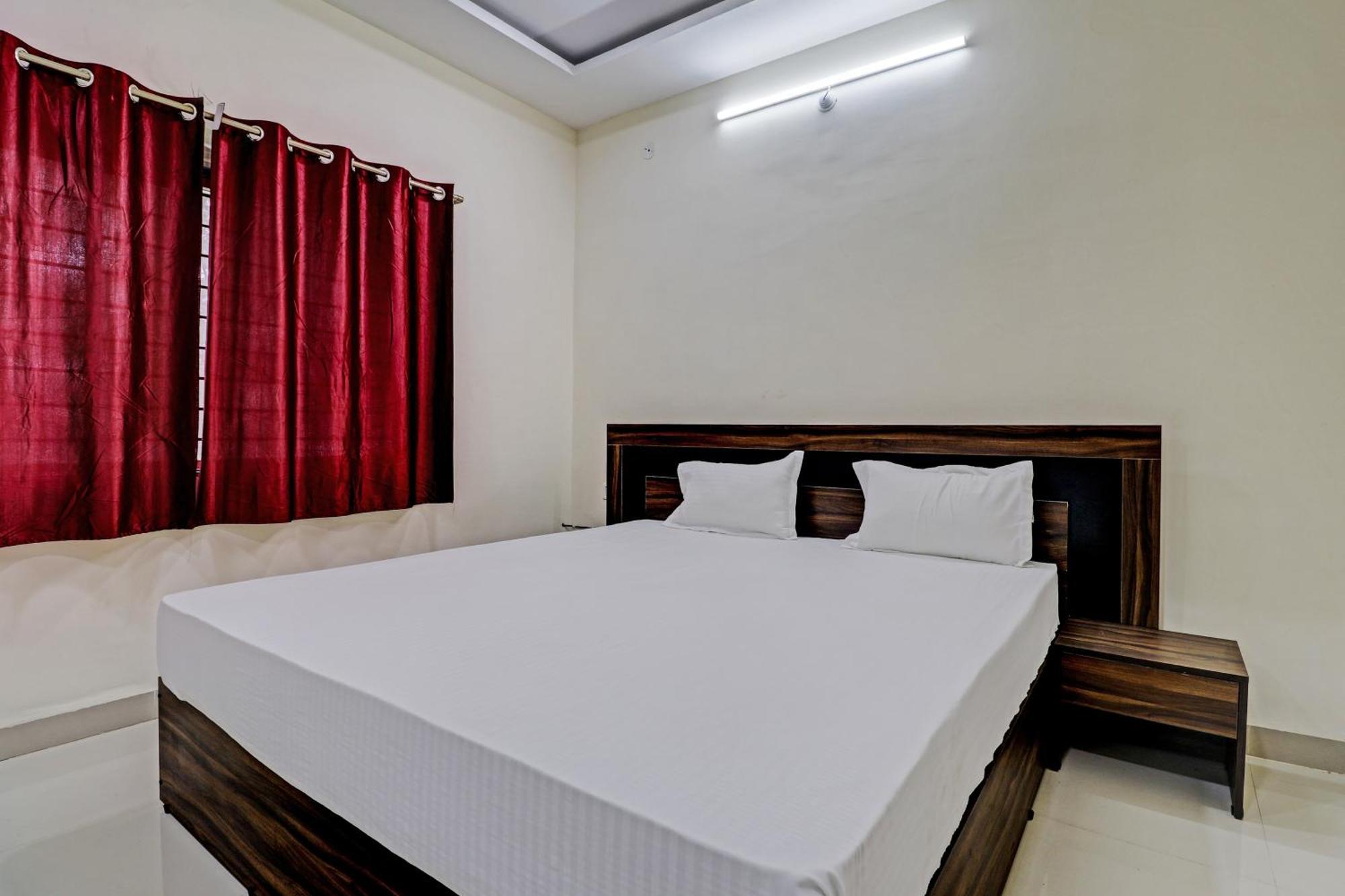 Super Hotel O Midway Treat Dhār Zewnętrze zdjęcie