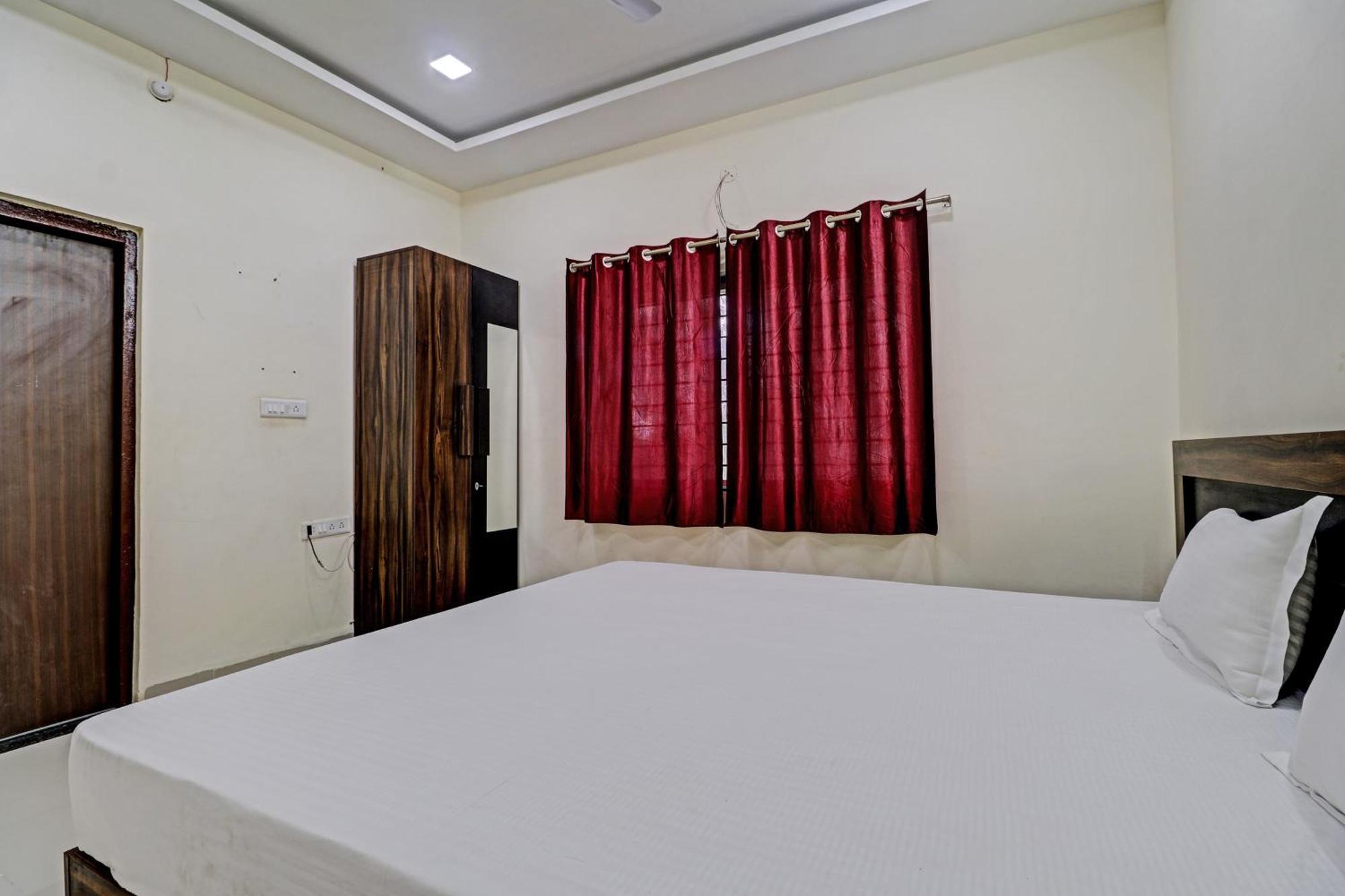 Super Hotel O Midway Treat Dhār Zewnętrze zdjęcie