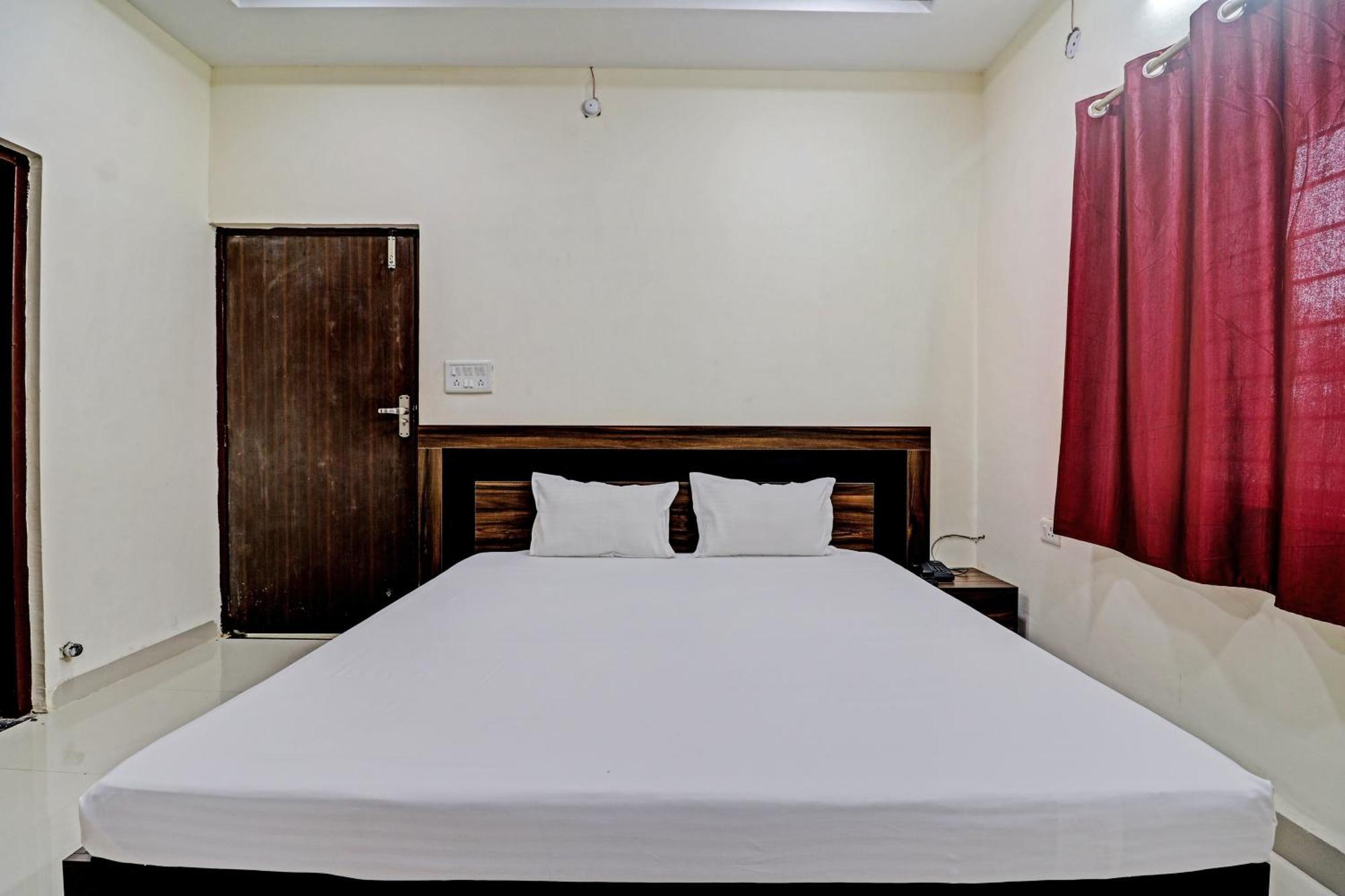 Super Hotel O Midway Treat Dhār Zewnętrze zdjęcie