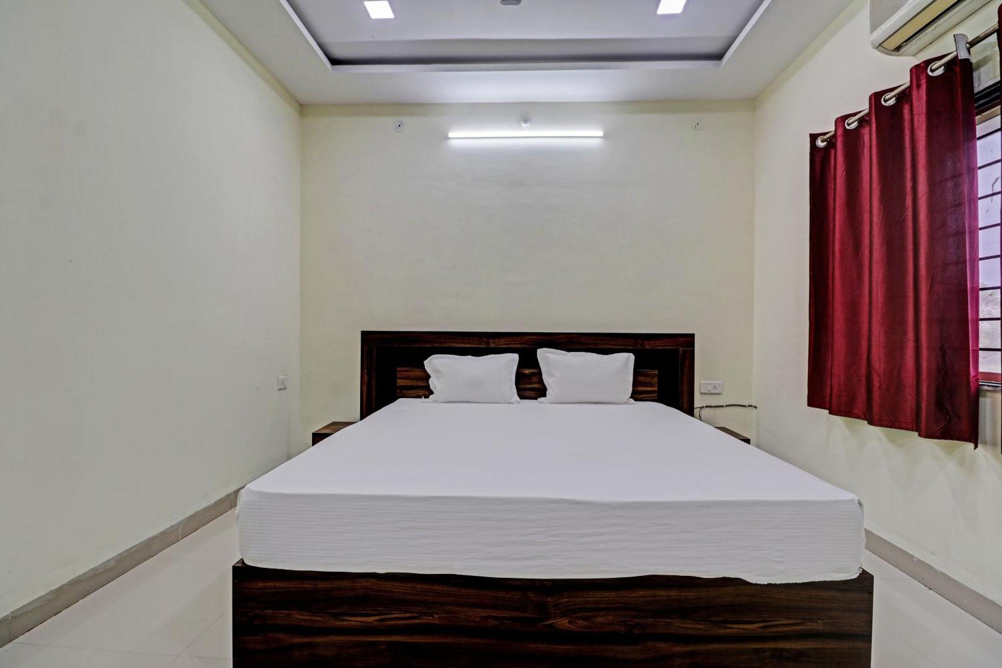 Super Hotel O Midway Treat Dhār Zewnętrze zdjęcie