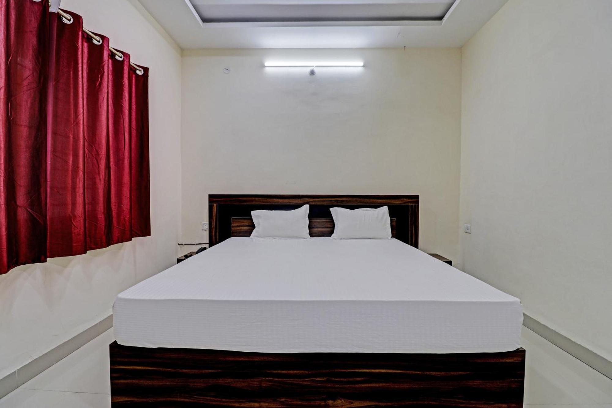 Super Hotel O Midway Treat Dhār Zewnętrze zdjęcie