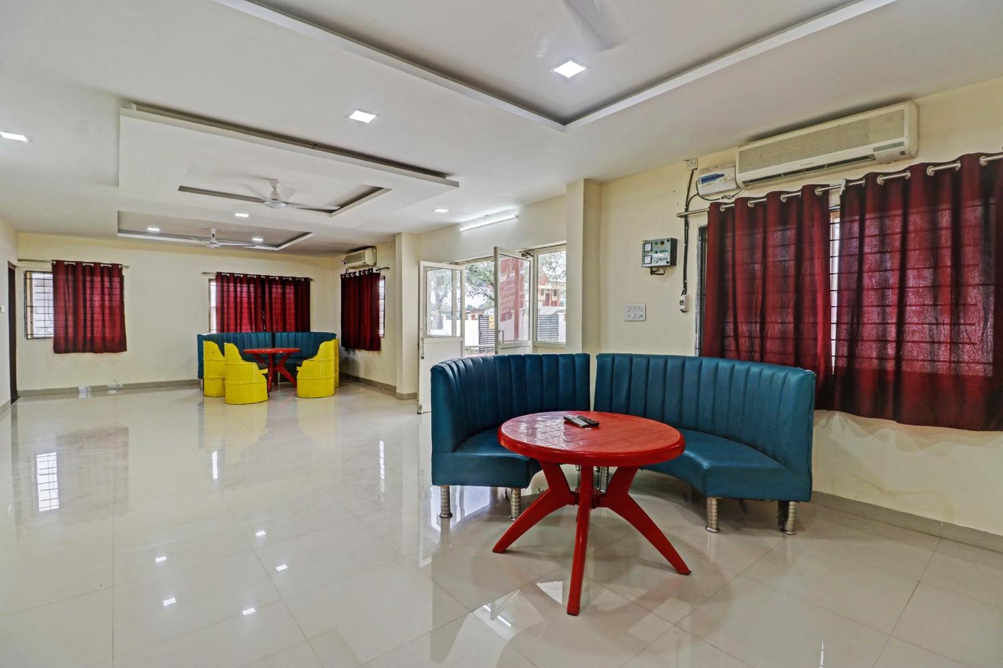 Super Hotel O Midway Treat Dhār Zewnętrze zdjęcie