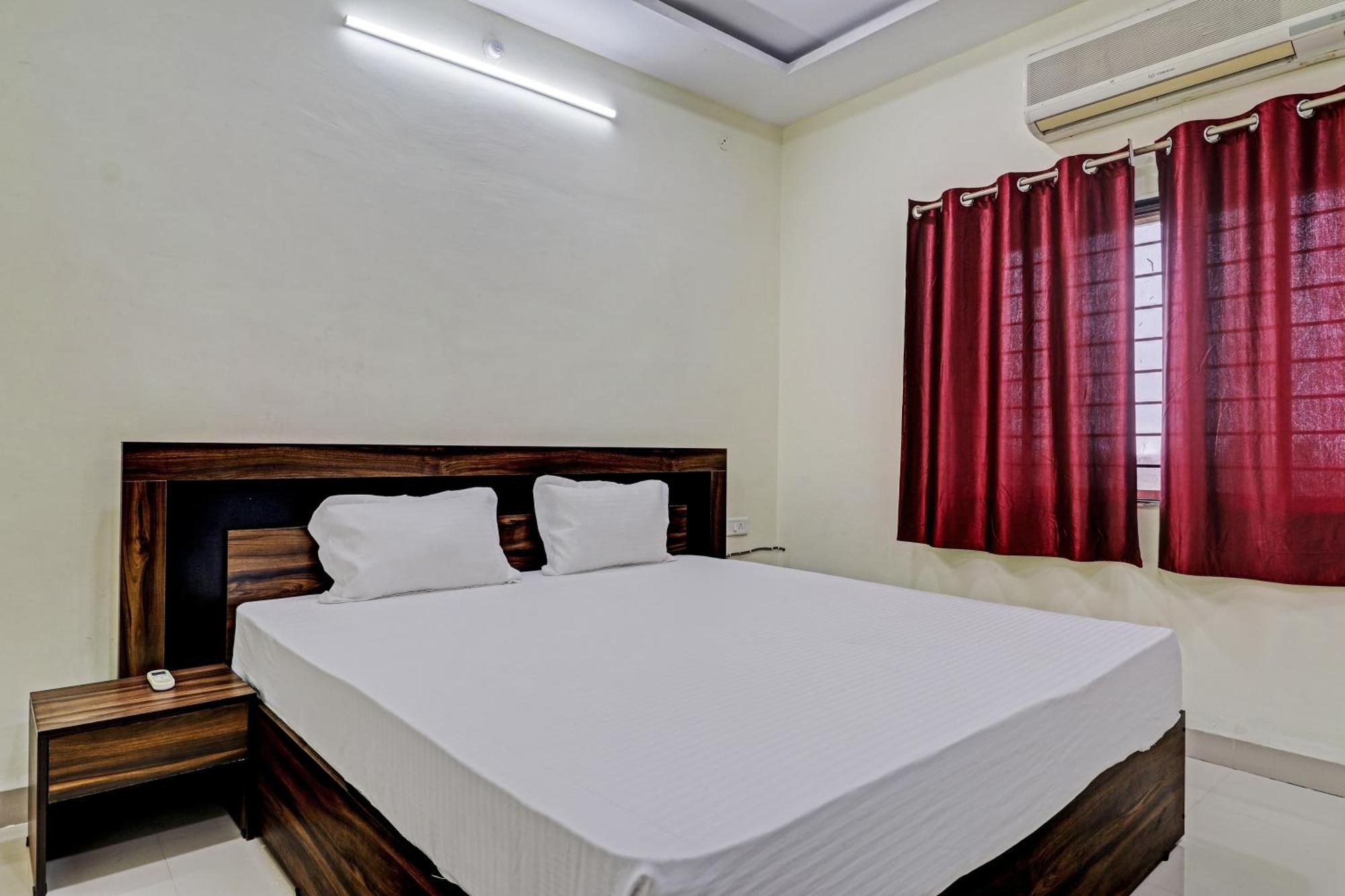 Super Hotel O Midway Treat Dhār Zewnętrze zdjęcie
